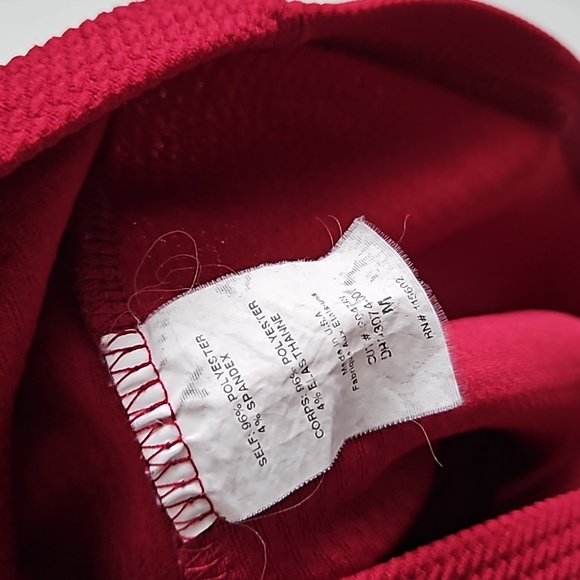 Lush Burgundy Ribbed Skater Style Dress Size Medium w/Pockets - Picture 4 of 5